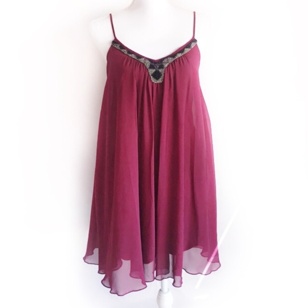 EXPRESS CRANBERRY NECKLINE BEADING